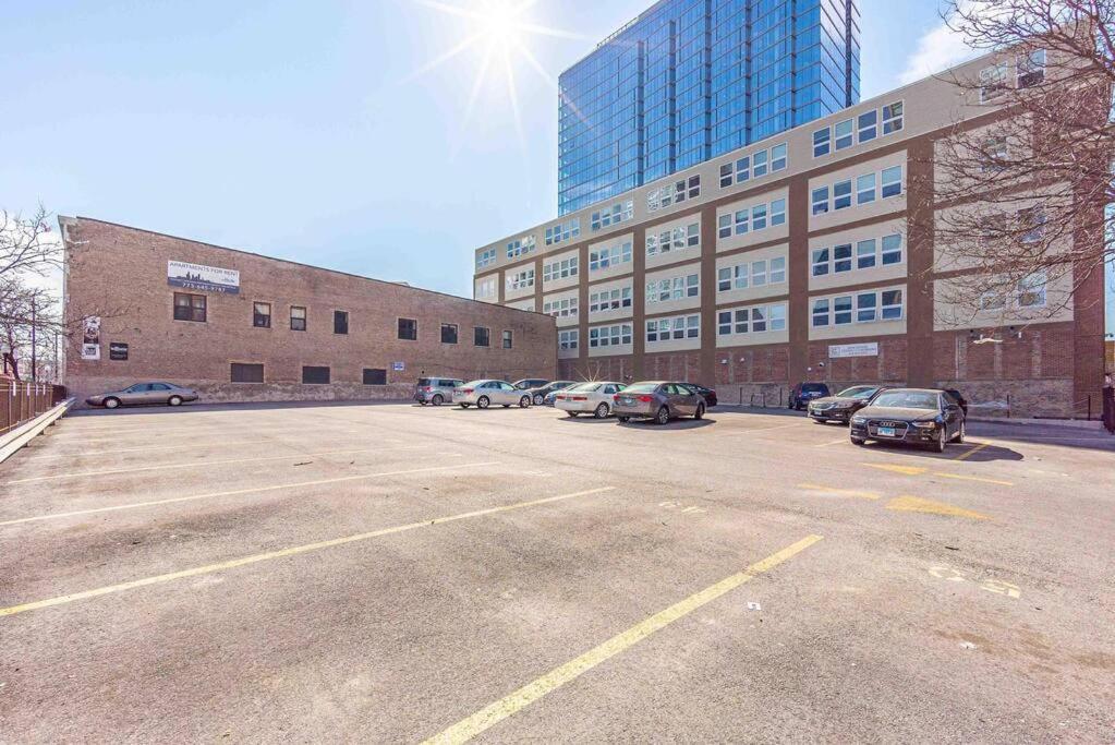 Mccormick Place Beautiful 2Br Apartment With Optional Parking Sleeps Up To 8 Near Soldier Field, Grant Park And Lakefront Trail Чикаго Екстериор снимка
