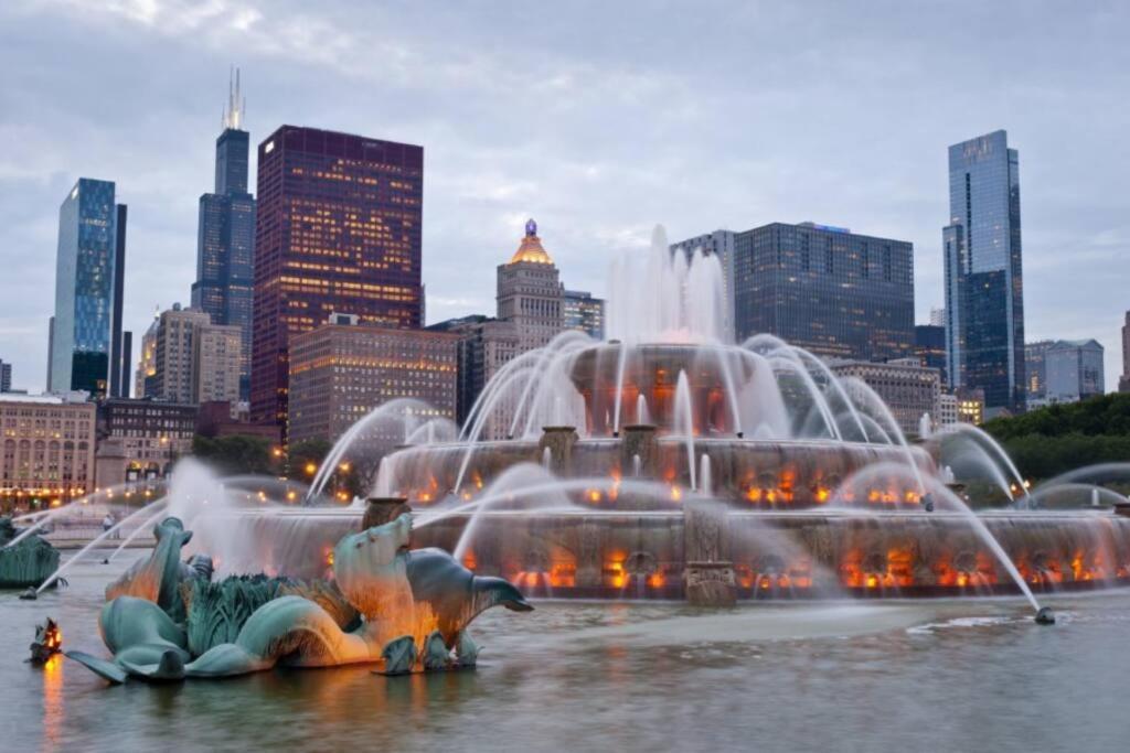 Mccormick Place Beautiful 2Br Apartment With Optional Parking Sleeps Up To 8 Near Soldier Field, Grant Park And Lakefront Trail Чикаго Екстериор снимка