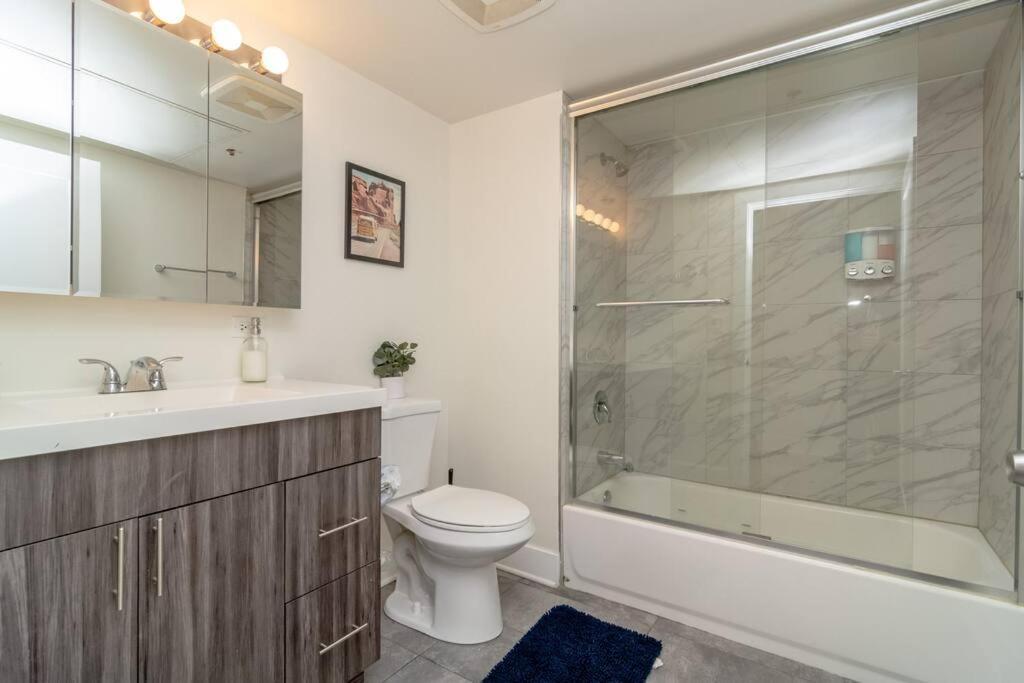Mccormick Place Beautiful 2Br Apartment With Optional Parking Sleeps Up To 8 Near Soldier Field, Grant Park And Lakefront Trail Чикаго Екстериор снимка