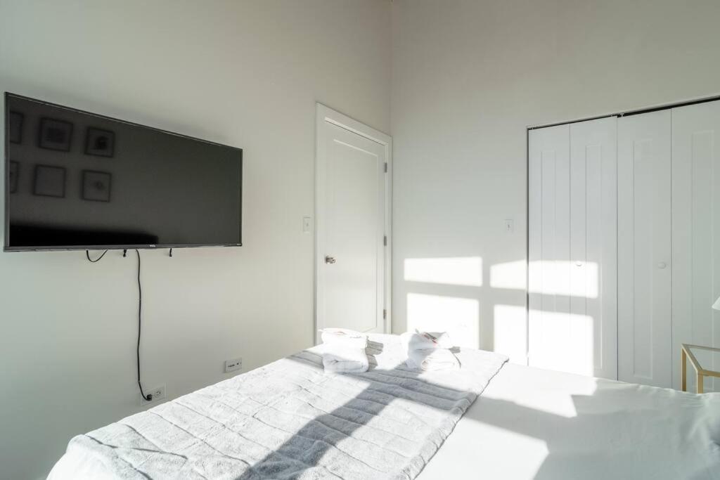 Mccormick Place Beautiful 2Br Apartment With Optional Parking Sleeps Up To 8 Near Soldier Field, Grant Park And Lakefront Trail Чикаго Екстериор снимка