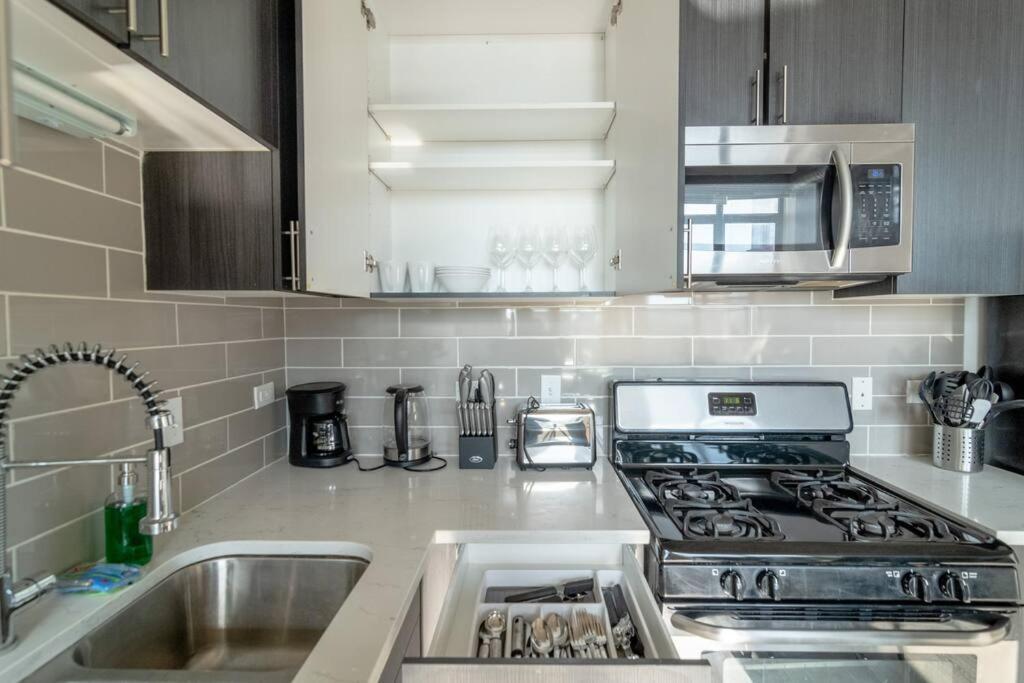 Mccormick Place Beautiful 2Br Apartment With Optional Parking Sleeps Up To 8 Near Soldier Field, Grant Park And Lakefront Trail Чикаго Екстериор снимка